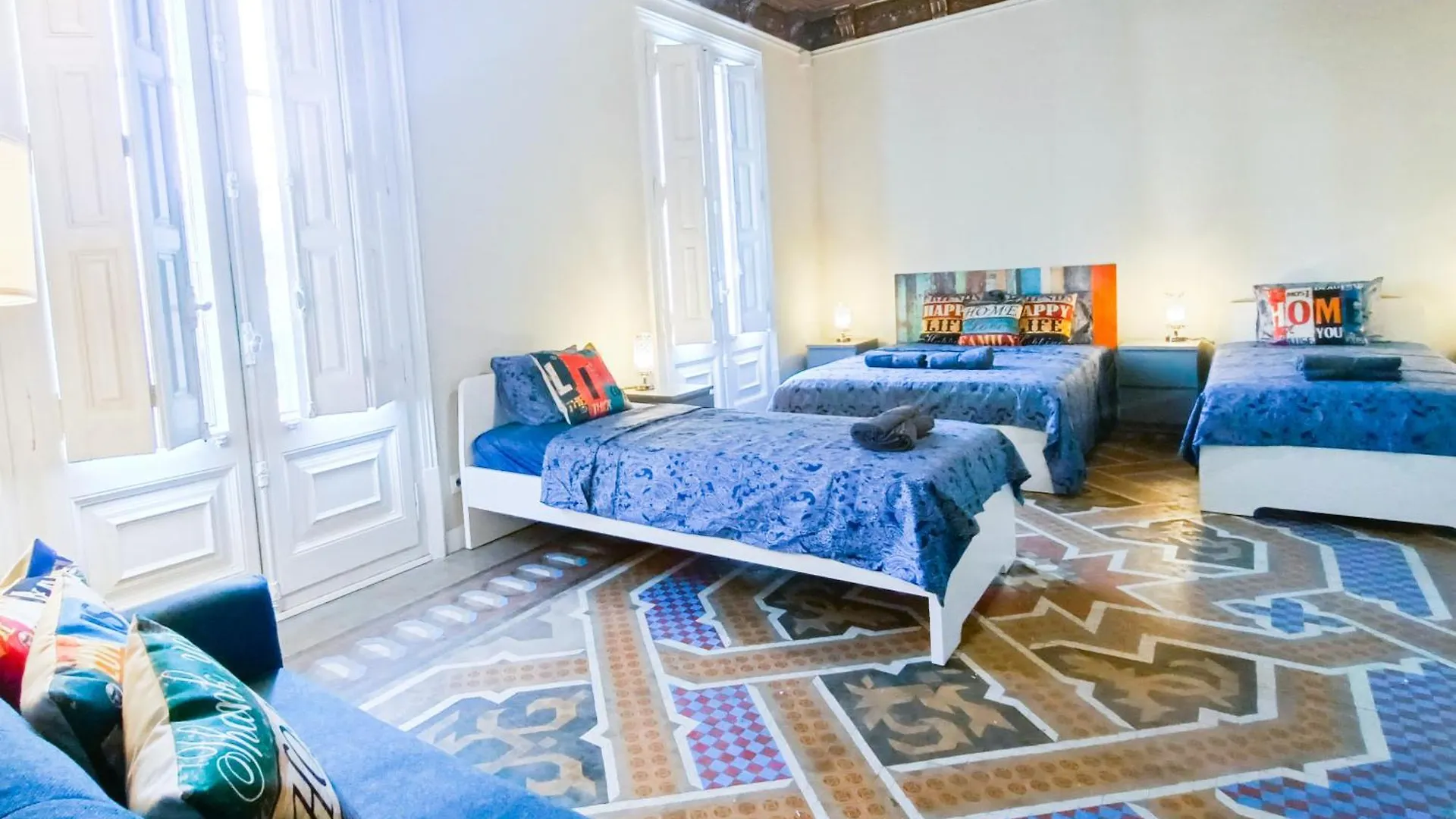Hostel Barcelona Rooms - Roger De Lluria Spain