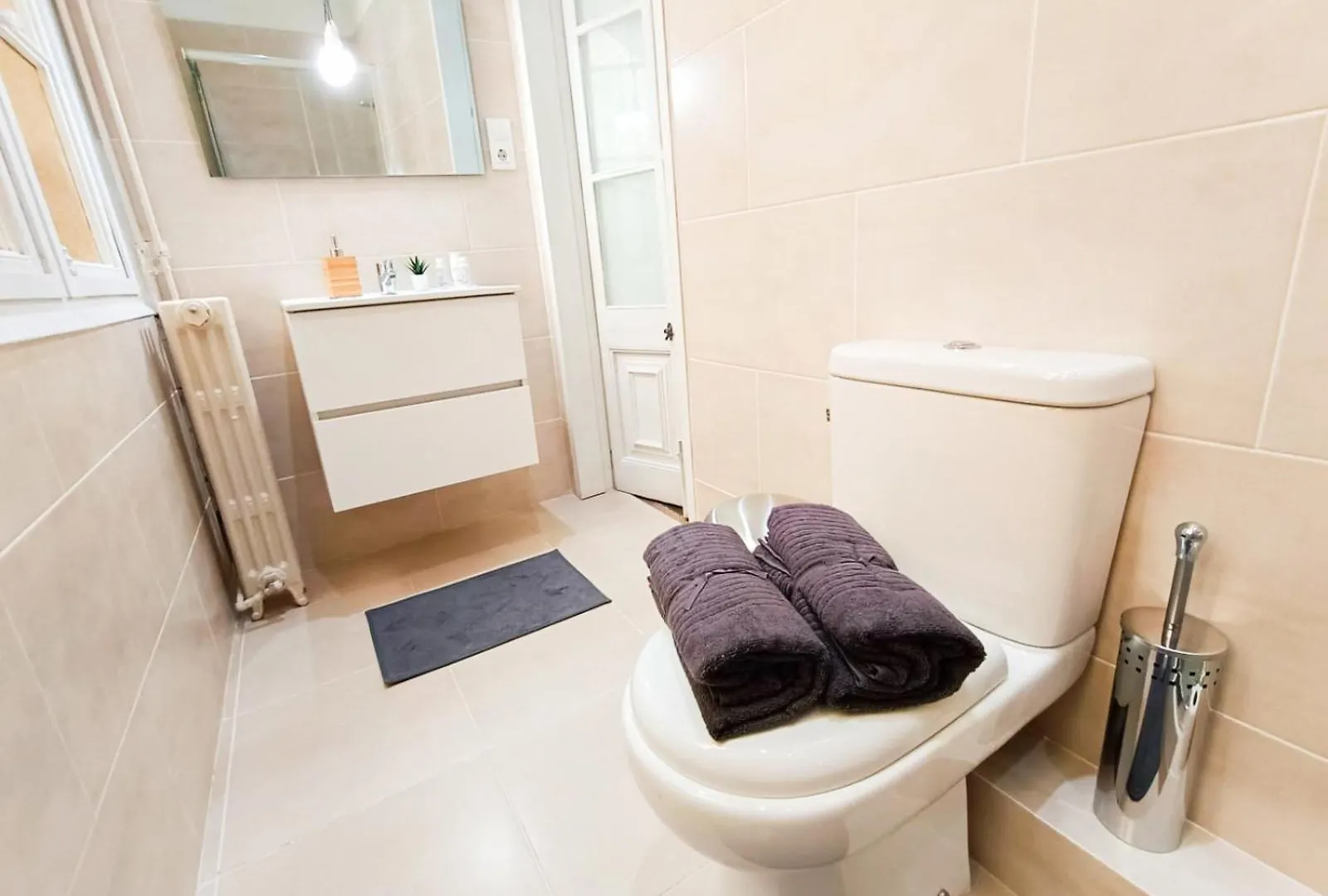 Barcelona Rooms - Roger De Lluria Hostel